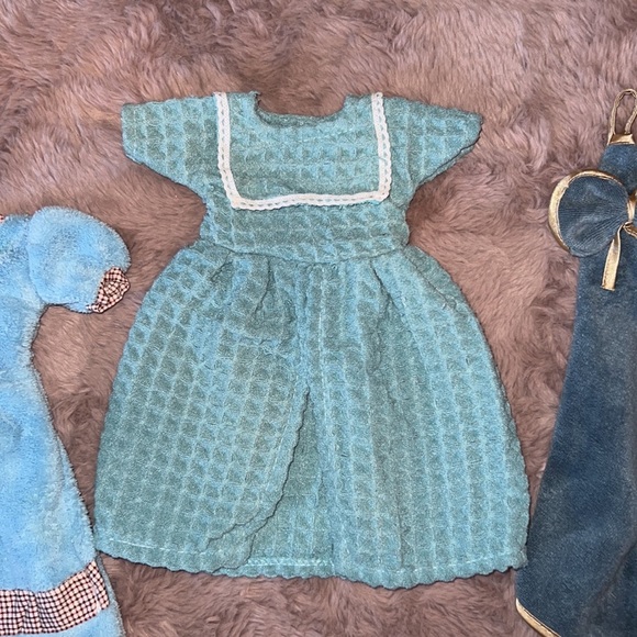 Set of 3 hand towels and dish towels in shade of blue 2 doll dress & 1 gold trim - Picture 3 of 11